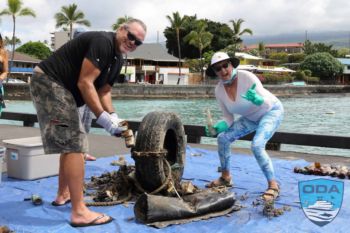 Volunteers collecting marine debris