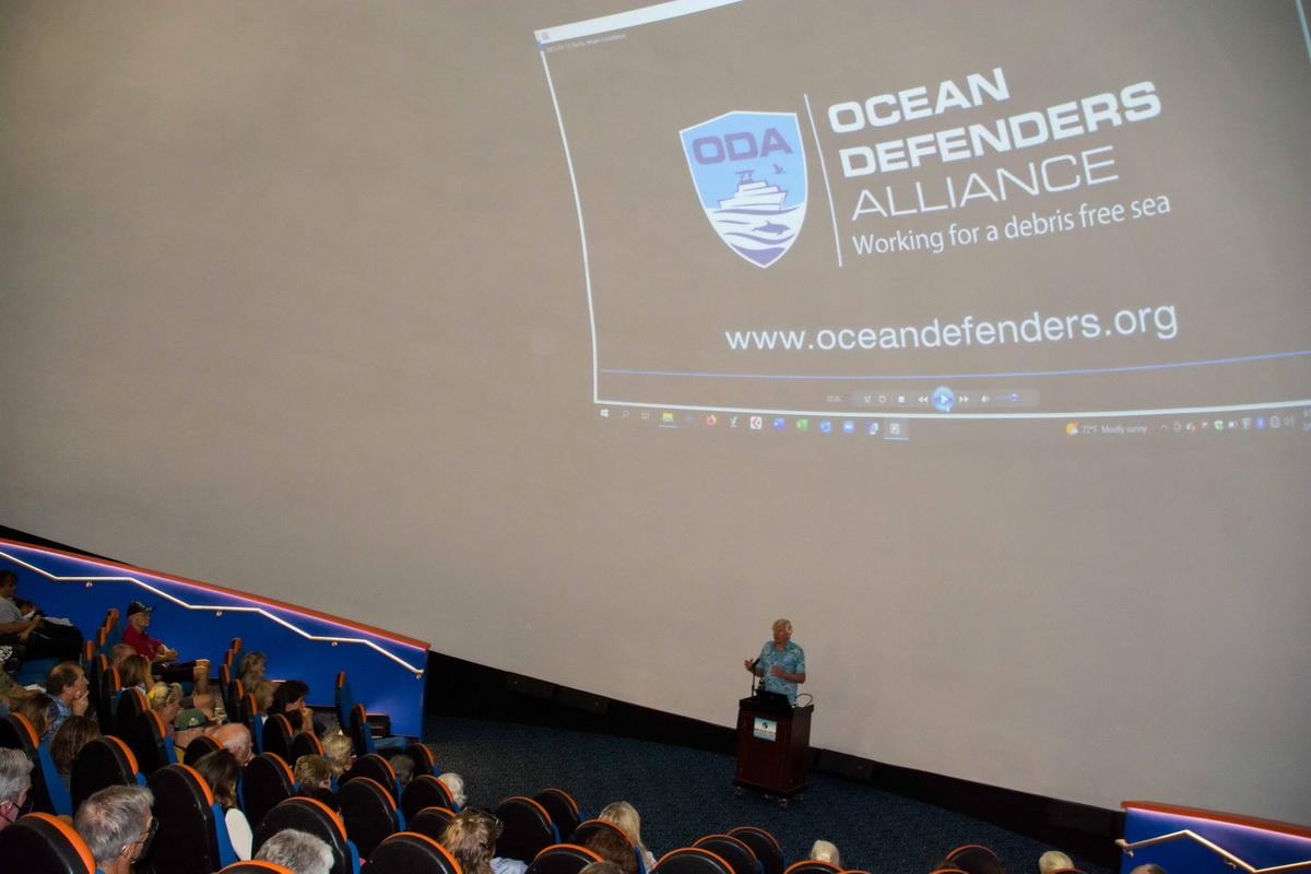 Presentation about ocean debris