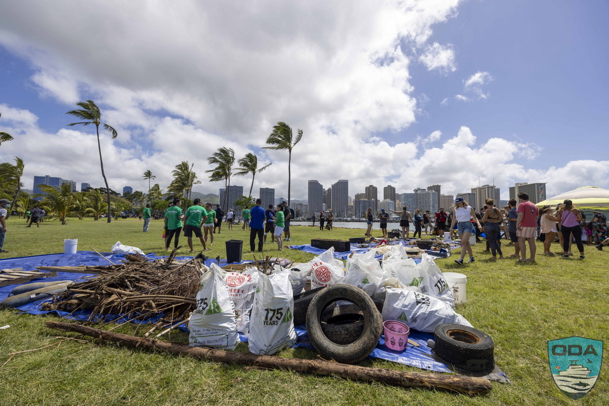 Many volunteers collected tons of trash