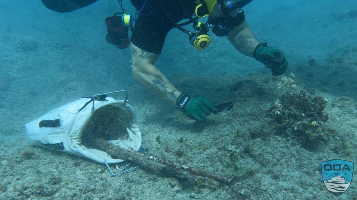 UW Diver removing ghost gear