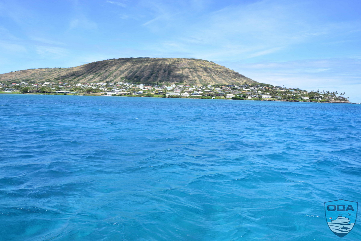 Gorgeous blue water of Oahu