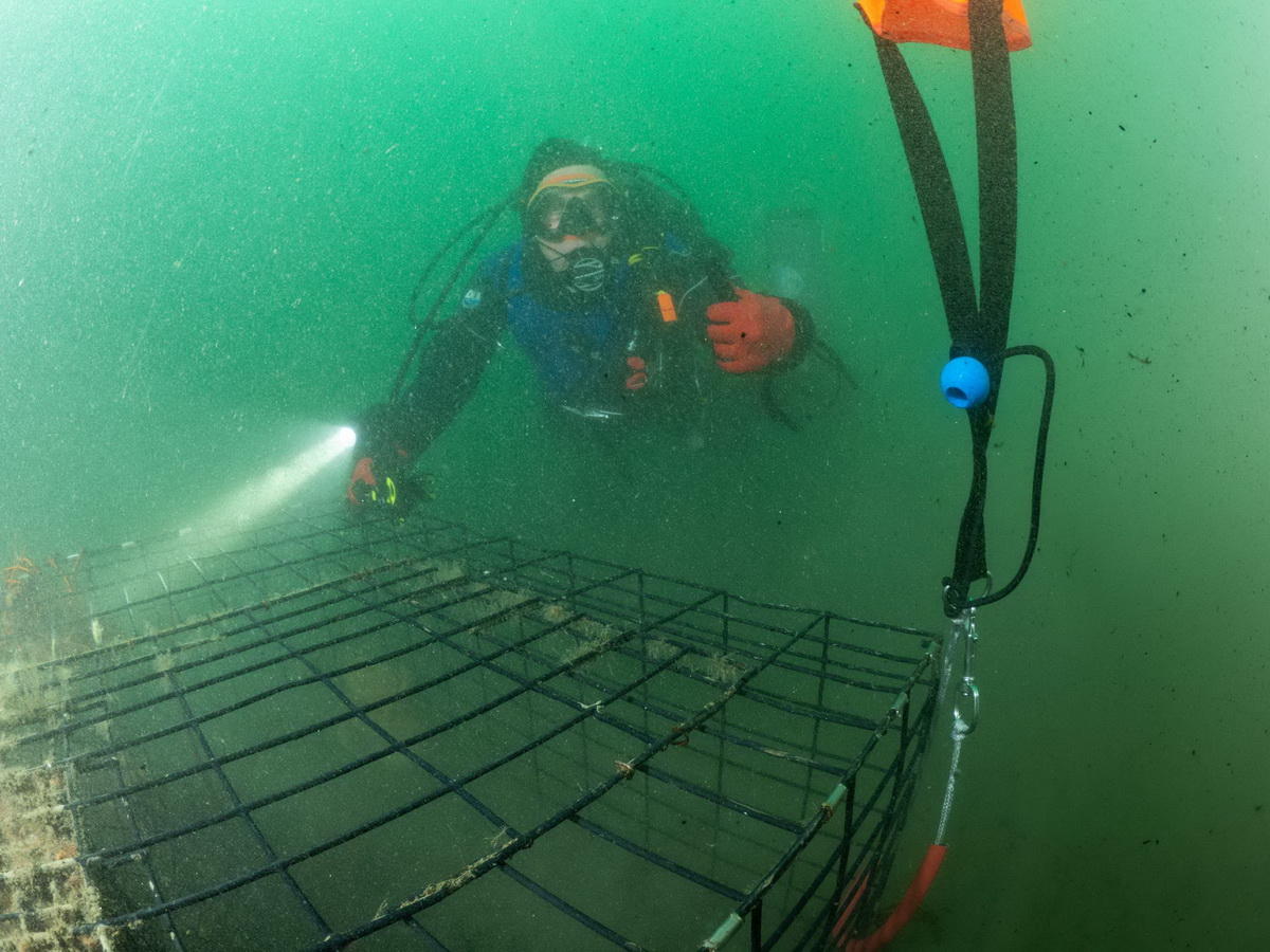 Underwater debris remover Geoff