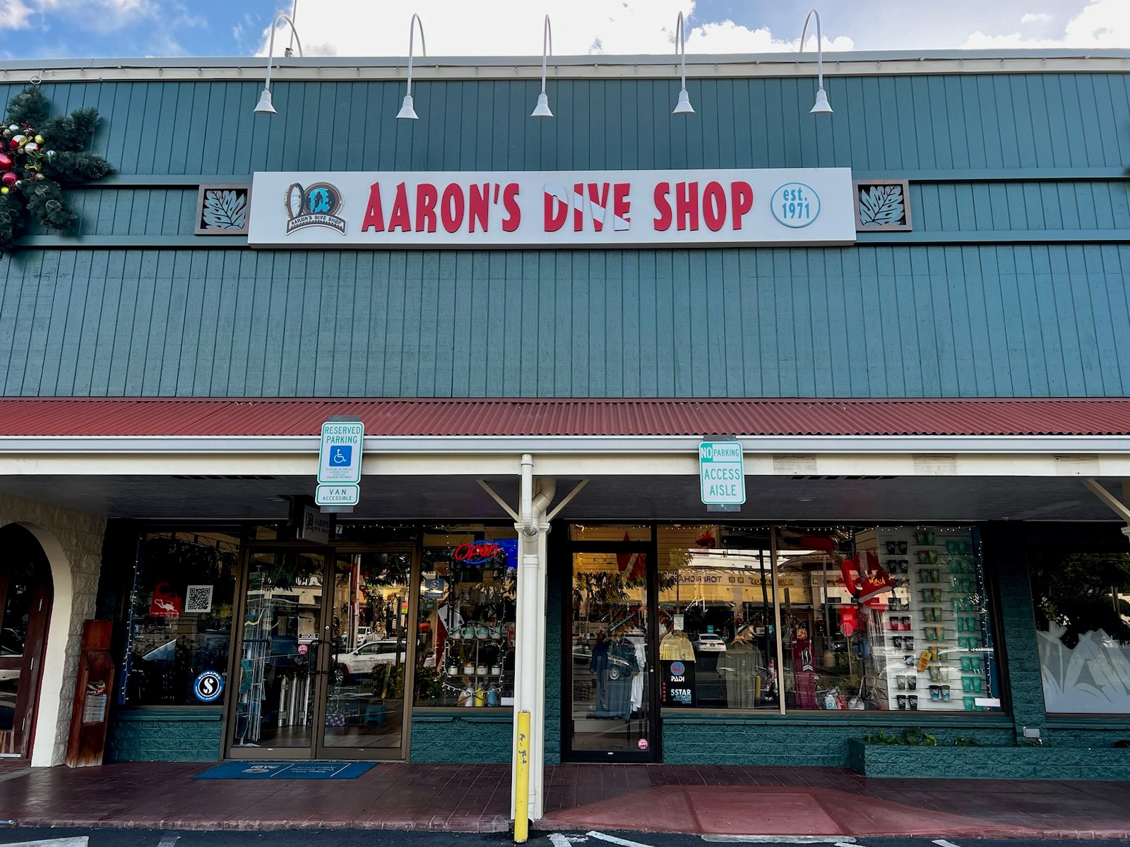 Aarons Dive shop storefront