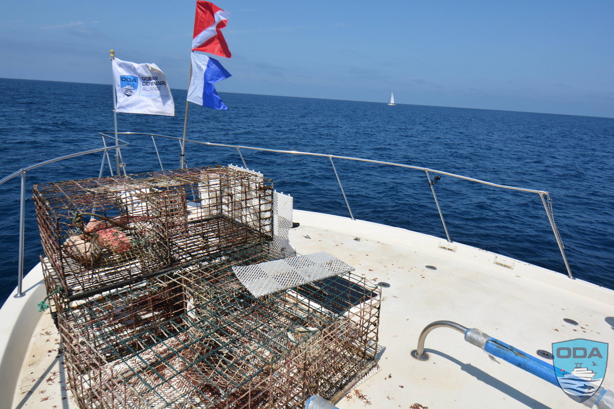 Traps on front deck 2 LR 1200w wm